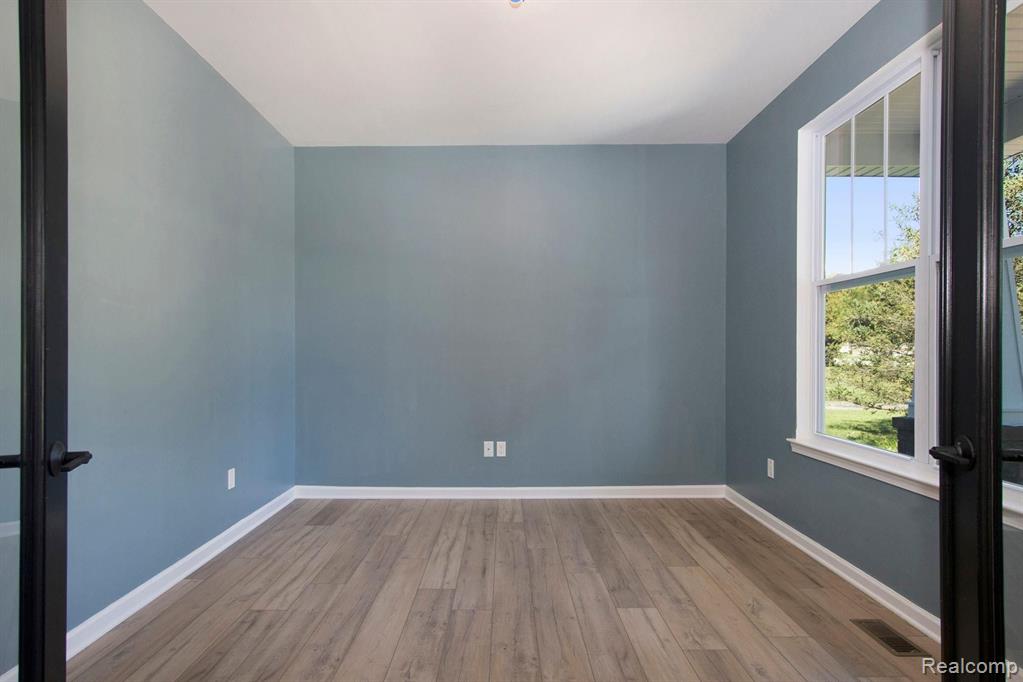 52301 Baker Road Chesterfield, MI 48047 - Photo 13 of 34