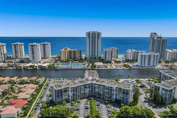 $2,900 | 1000 Parkview Drive, Unit 831, Hallandale Beach, FL 33009