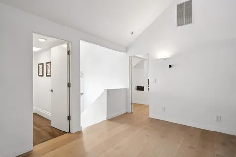 a view of a outdoor space with a house