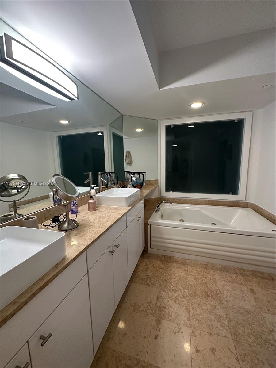 4775 Collins Avenue, Unit 2407 Miami Beach, FL 33140 - Photo 13 of 54