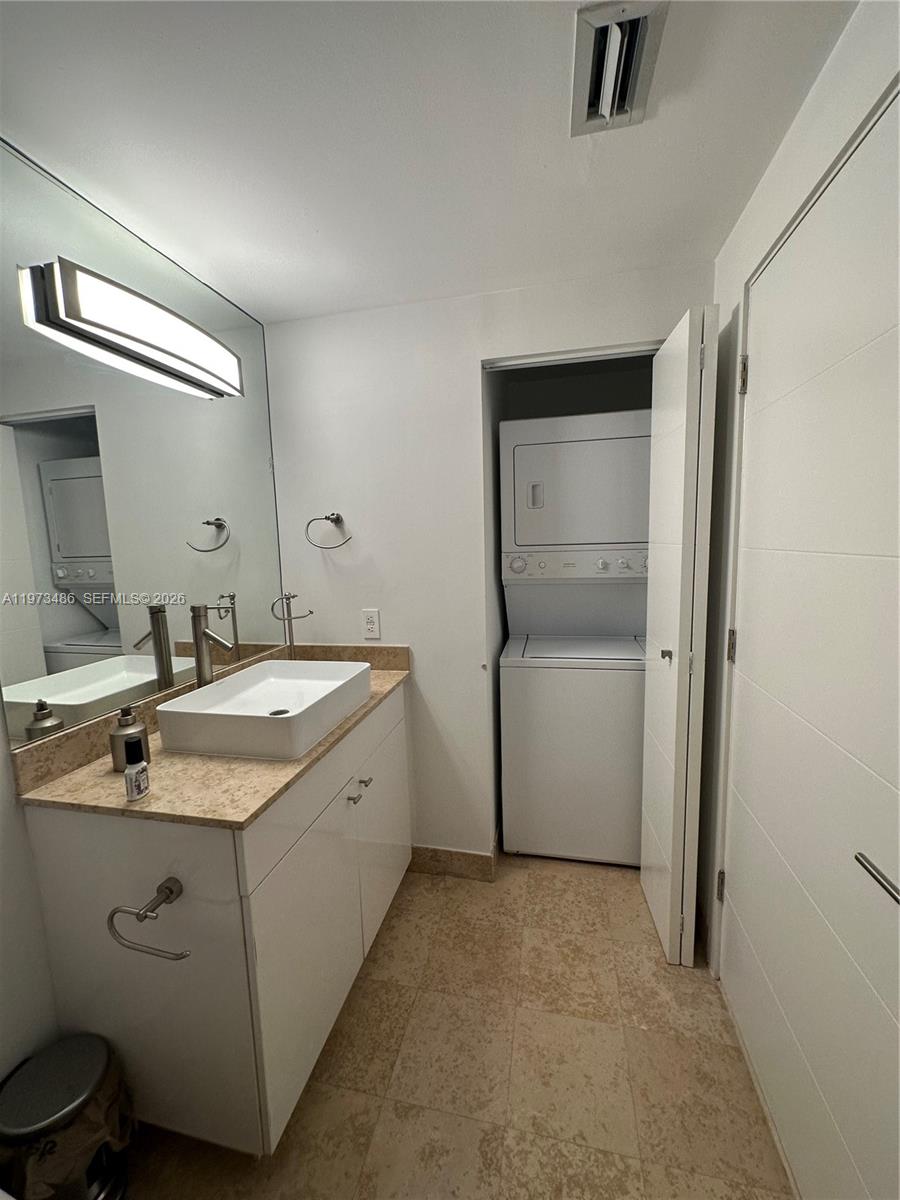 4775 Collins Avenue, Unit 2407 Miami Beach, FL 33140 - Photo 18 of 54