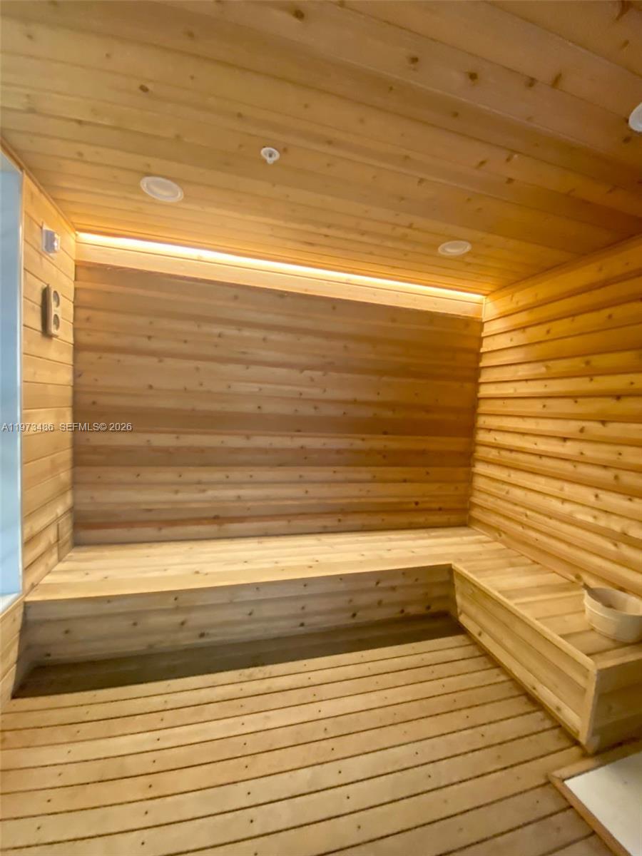 4775 Collins Avenue, Unit 2407 Miami Beach, FL 33140 - Photo 23 of 54