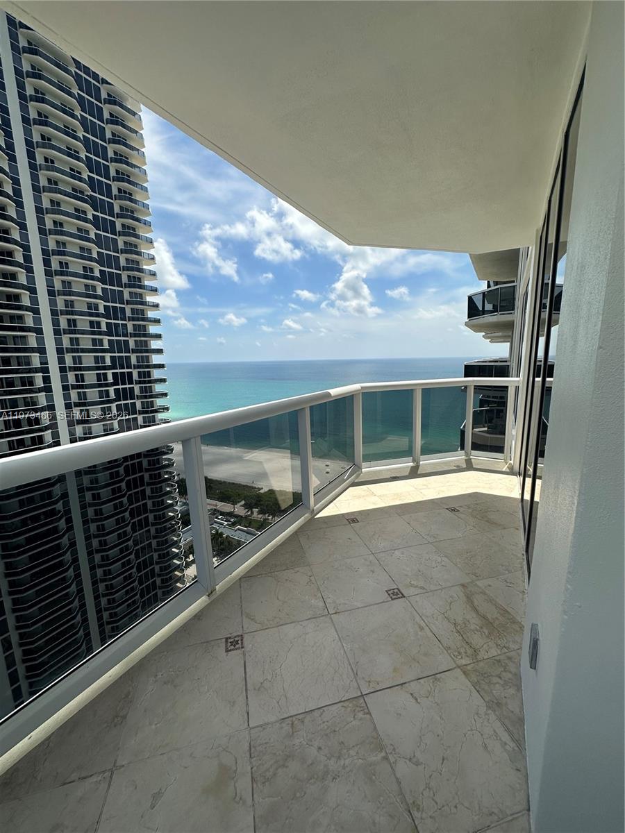 4775 Collins Avenue, Unit 2407 Miami Beach, FL 33140 - Photo 10 of 54
