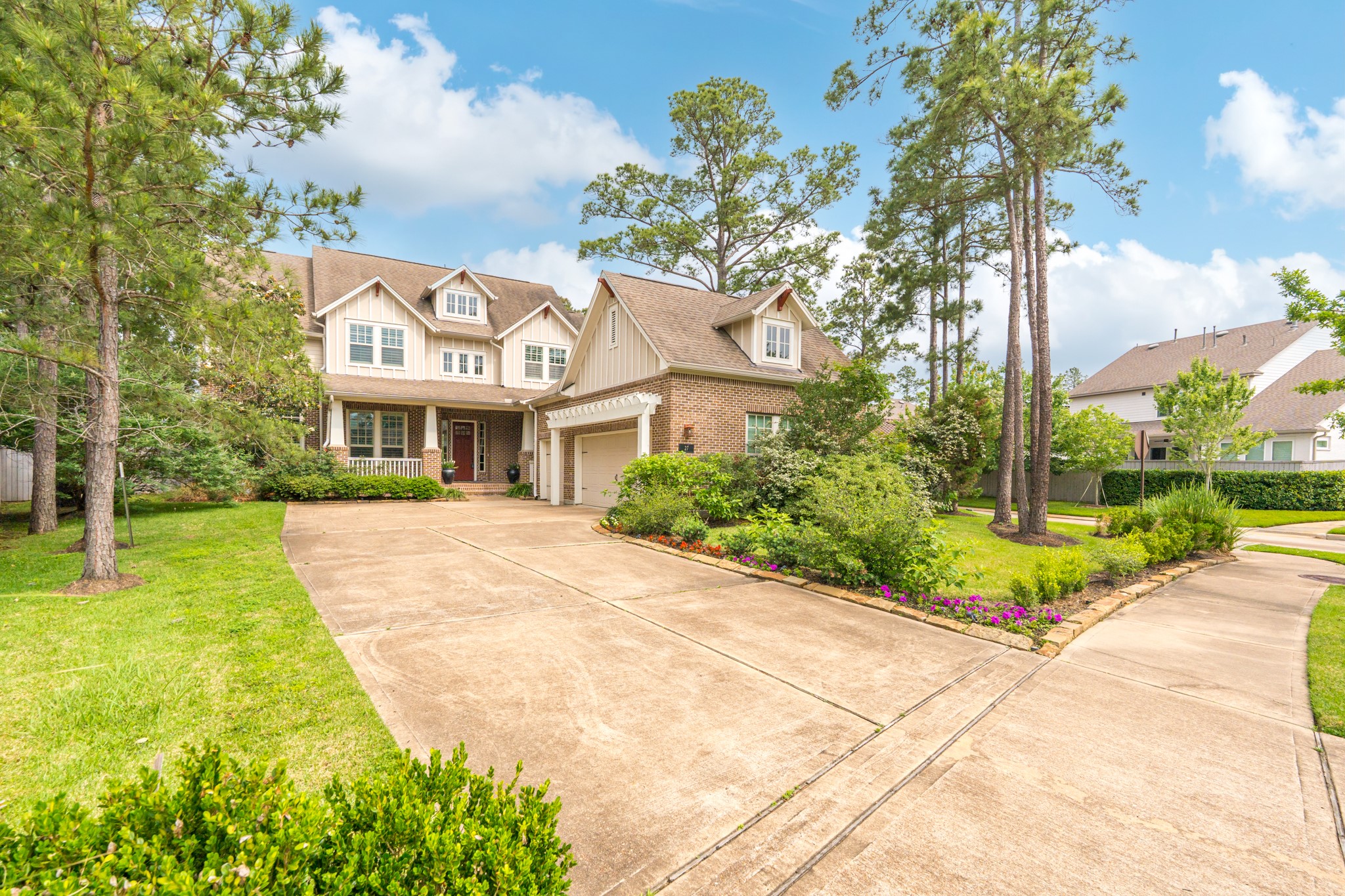 27 Hedgedale Way Spring, TX 77389 - Photo 2 of 49 a view of brick building with a yard