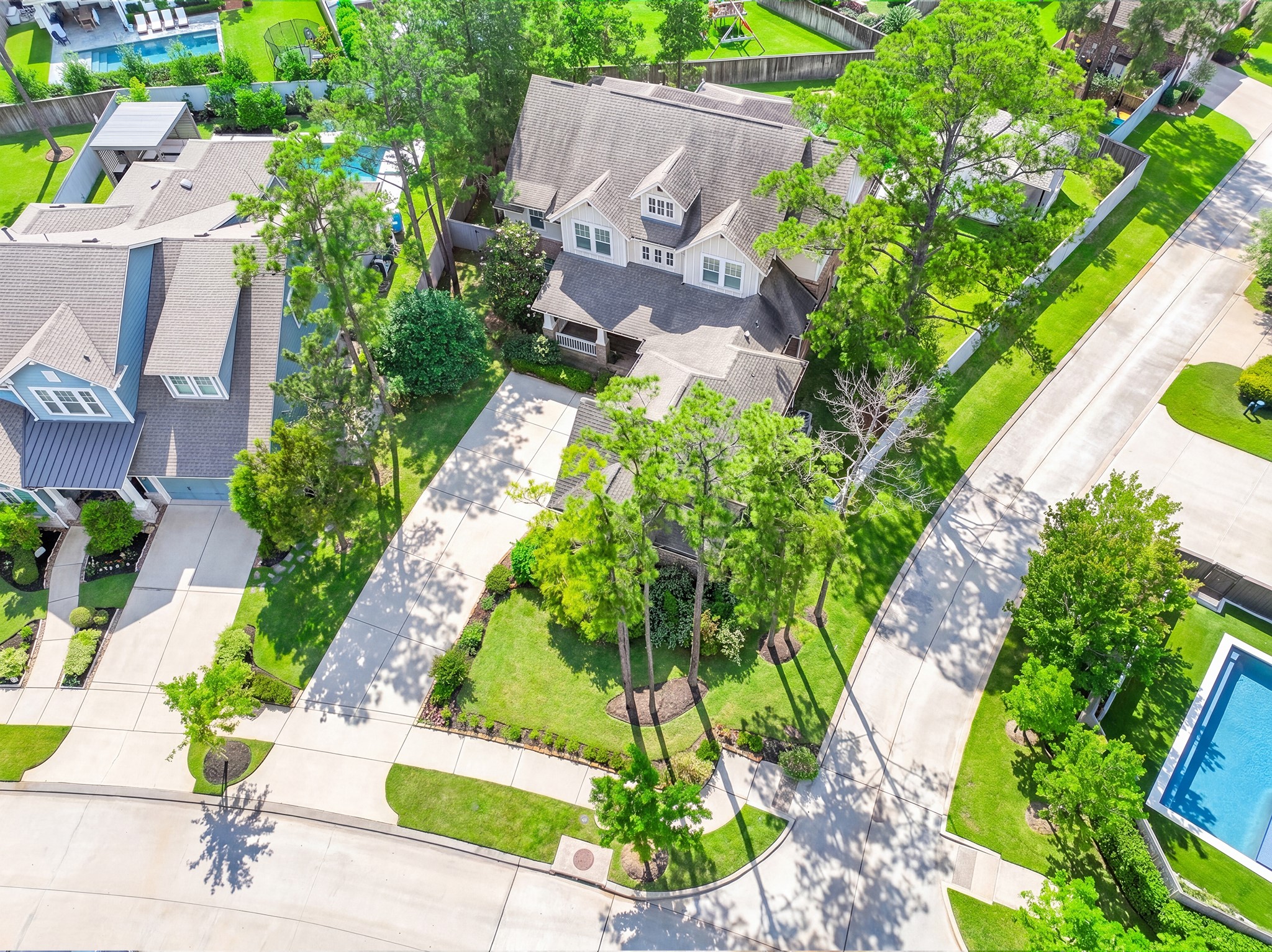 27 Hedgedale Way Spring, TX 77389 - Photo 45 of 49 an aerial view of a house with a garden and swimming pool