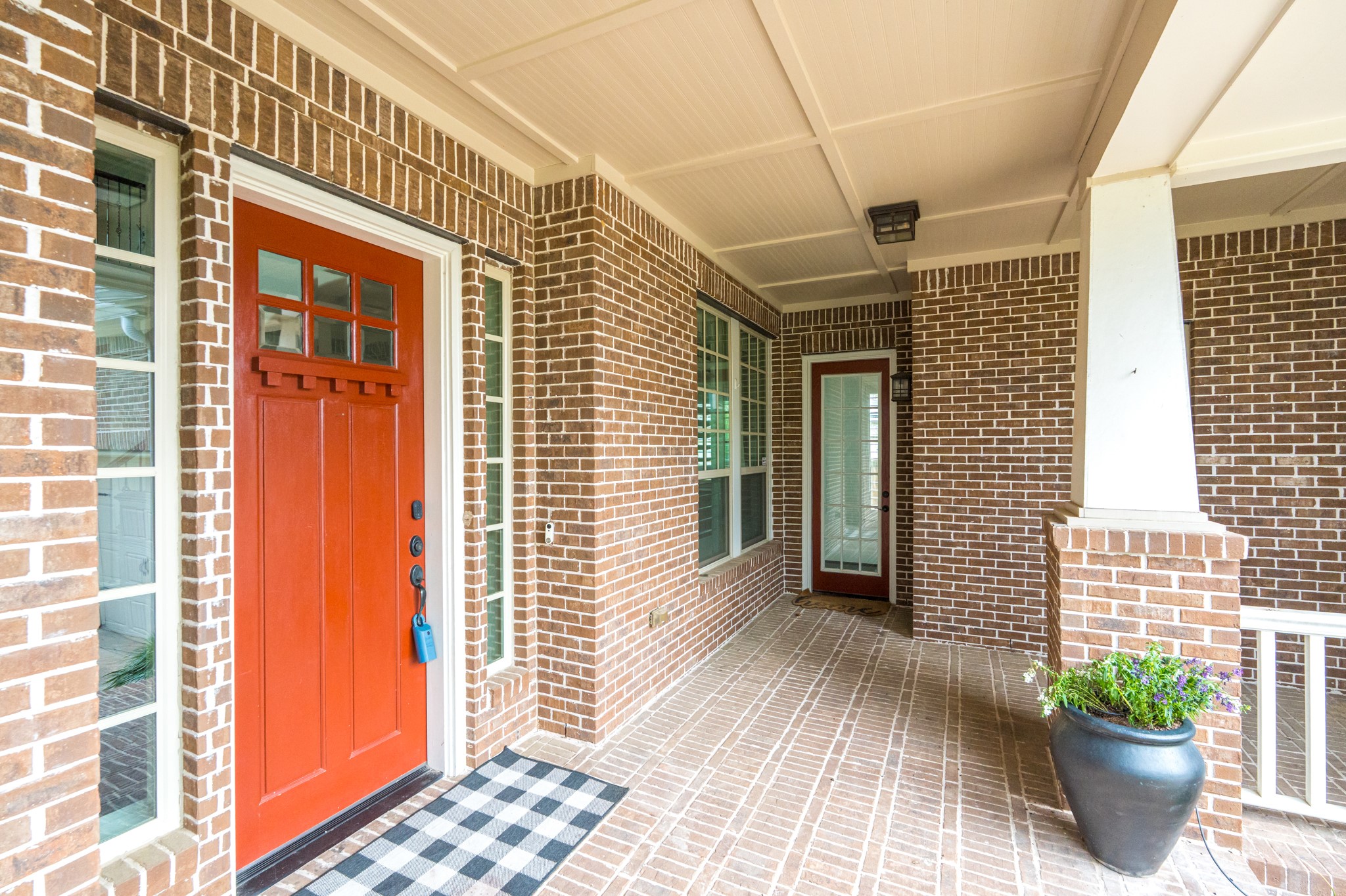 27 Hedgedale Way Spring, TX 77389 - Photo 5 of 49 a view of a house with a potted plant