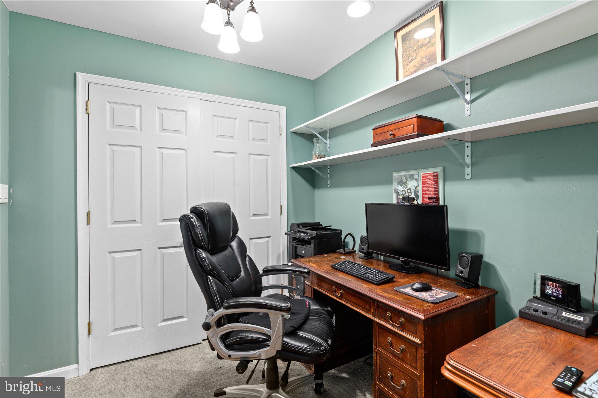 8000 Kingsgate Road Potomac, MD 20854 - Photo 18 of 42