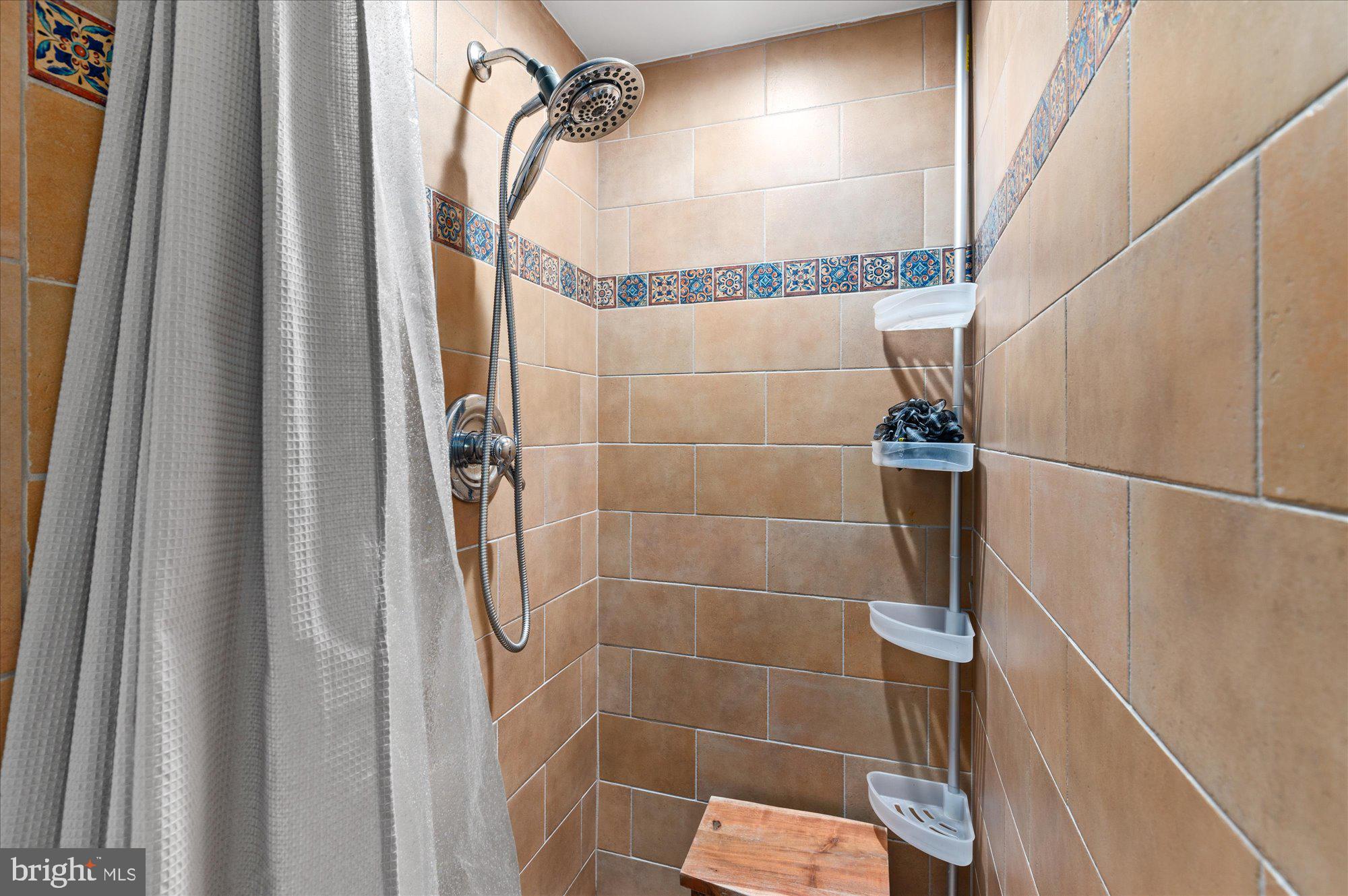 8000 Kingsgate Road Potomac, MD 20854 - Photo 34 of 42