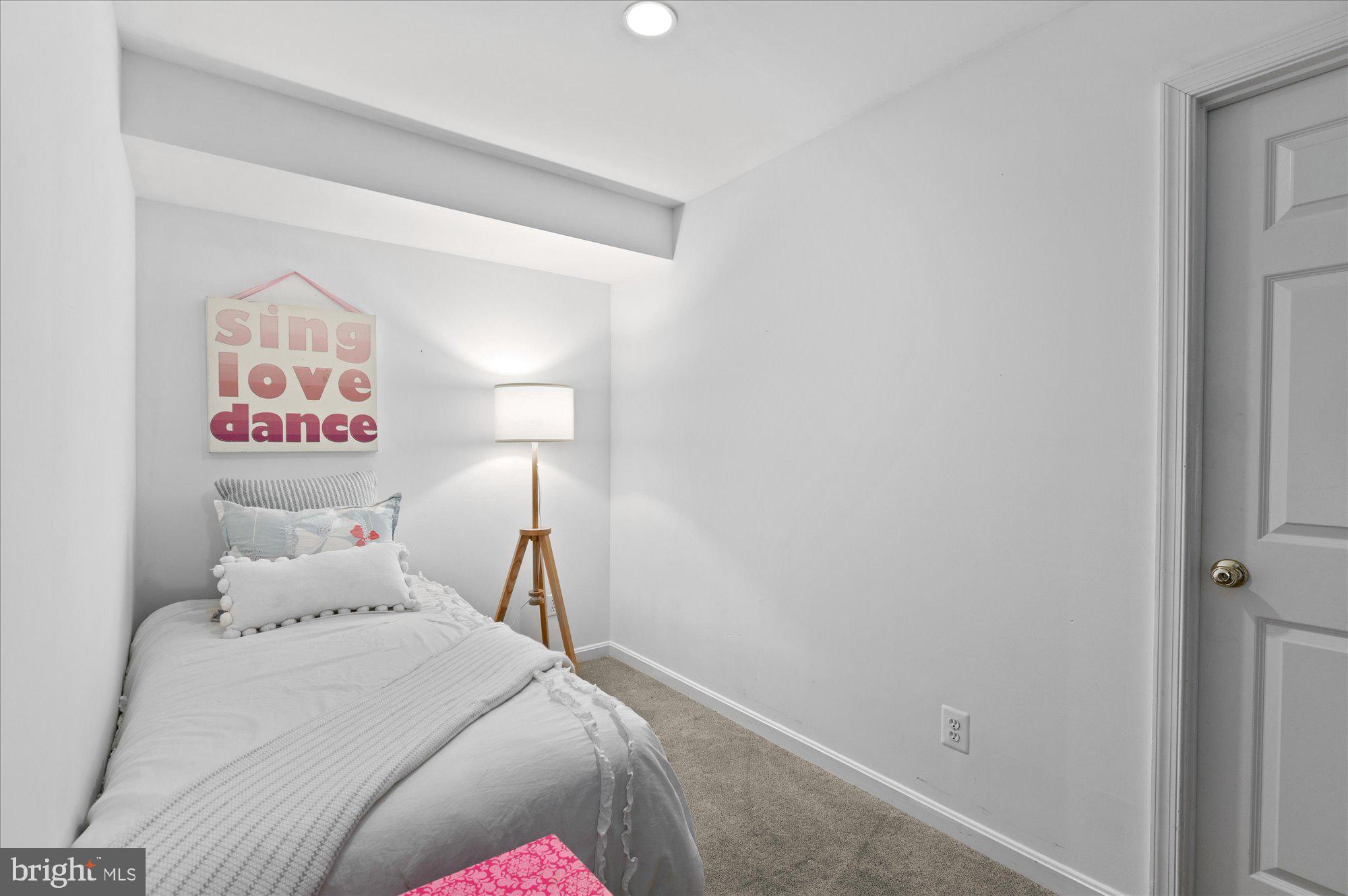 8000 Kingsgate Road Potomac, MD 20854 - Photo 36 of 42