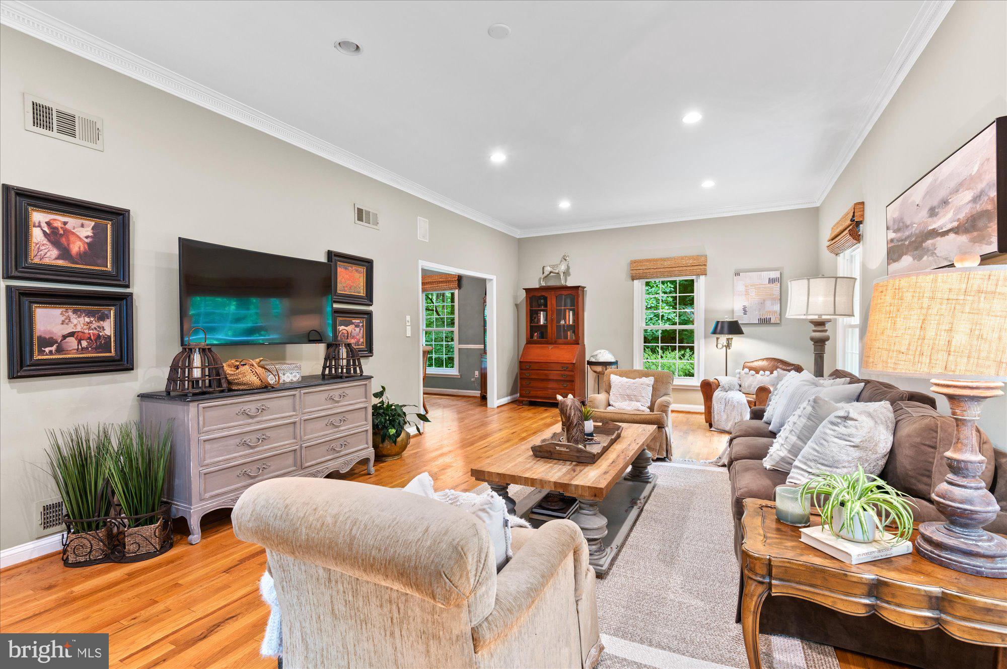 8000 Kingsgate Road Potomac, MD 20854 - Photo 7 of 42