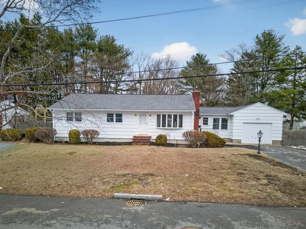 $599,900 | 5 Crestwood Circle, Lawrence, MA 01843