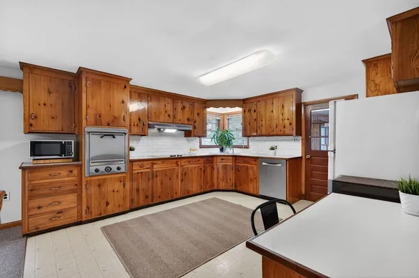 $599,900 | 5 Crestwood Circle, Lawrence, MA 01843