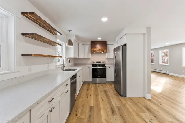 $369,900 | 20 Mt Vernon Street, Gardiner, ME 04345