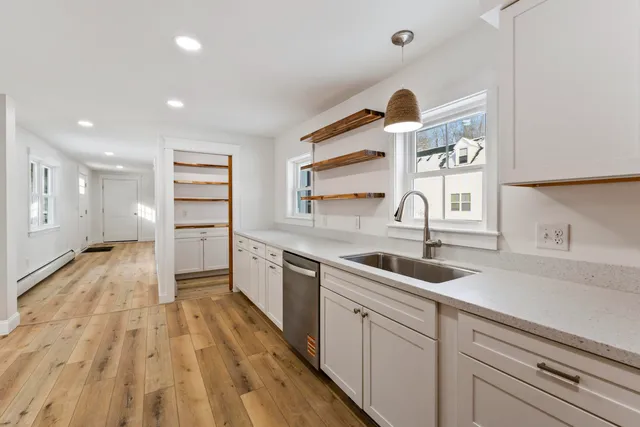 $369,900 | 20 Mt Vernon Street, Gardiner, ME 04345