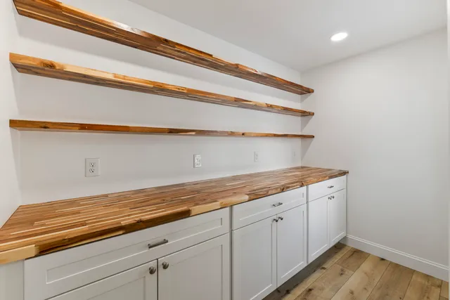 $369,900 | 20 Mt Vernon Street, Gardiner, ME 04345