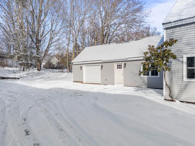 $369,900 | 20 Mt Vernon Street, Gardiner, ME 04345