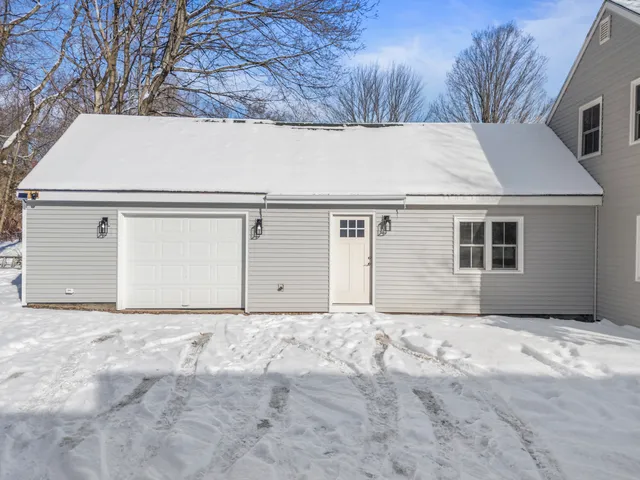 $369,900 | 20 Mt Vernon Street, Gardiner, ME 04345