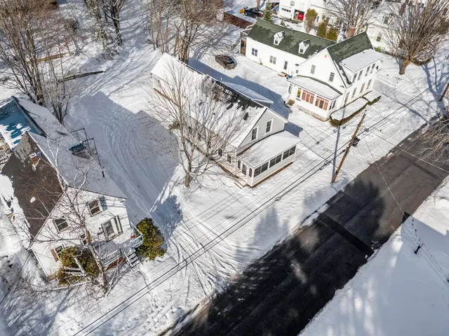 $369,900 | 20 Mt Vernon Street, Gardiner, ME 04345