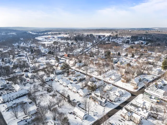 $369,900 | 20 Mt Vernon Street, Gardiner, ME 04345