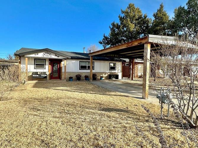 1005 8th Street Shallowater, TX 79363 - Photo 1 of 34