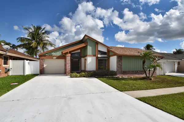 $3,500 | 21518 Summertrace Circle, Boca Raton, FL 33428