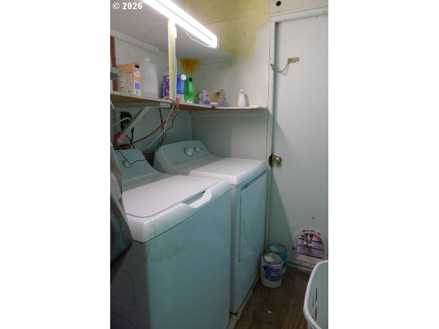 174 Riggs Hill Lane Winchester Bay, OR 97467 - Photo 11 of 17 Utility Room