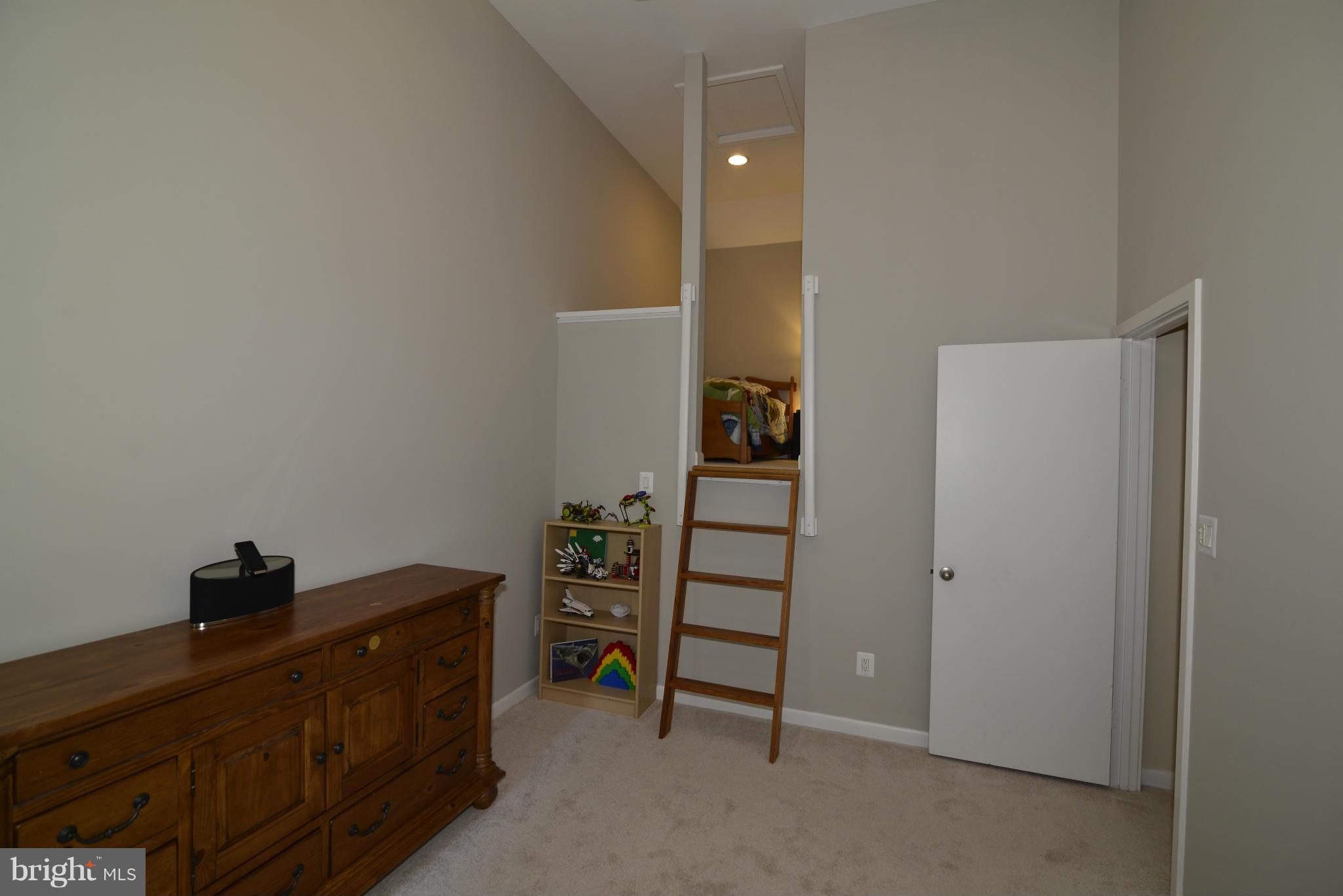 11019 Thrush Ridge Road Reston, VA 20191 - Photo 17 of 25 Bedroom