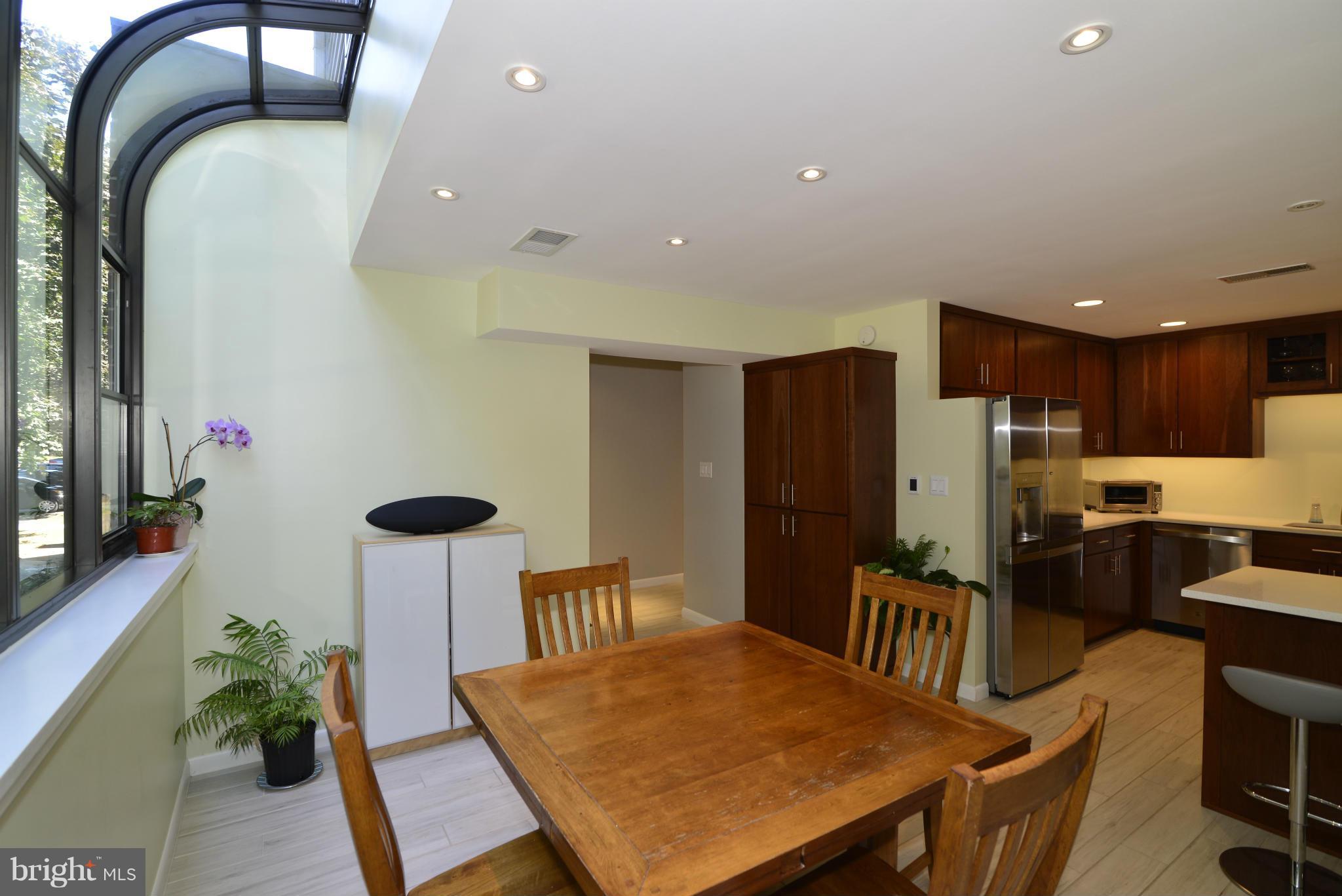 11019 Thrush Ridge Road Reston, VA 20191 - Photo 4 of 25 Dining Room