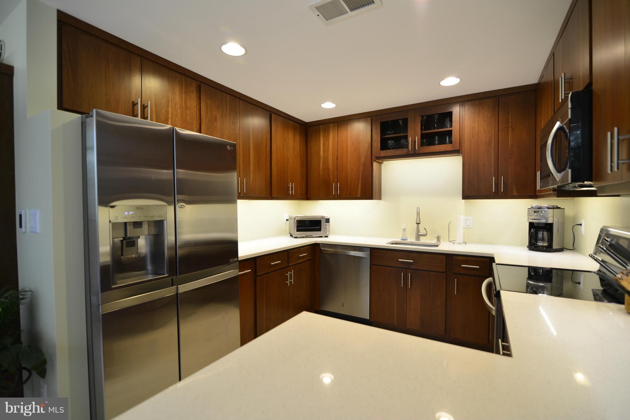 11019 Thrush Ridge Road Reston, VA 20191 - Photo 6 of 25 Kitchen