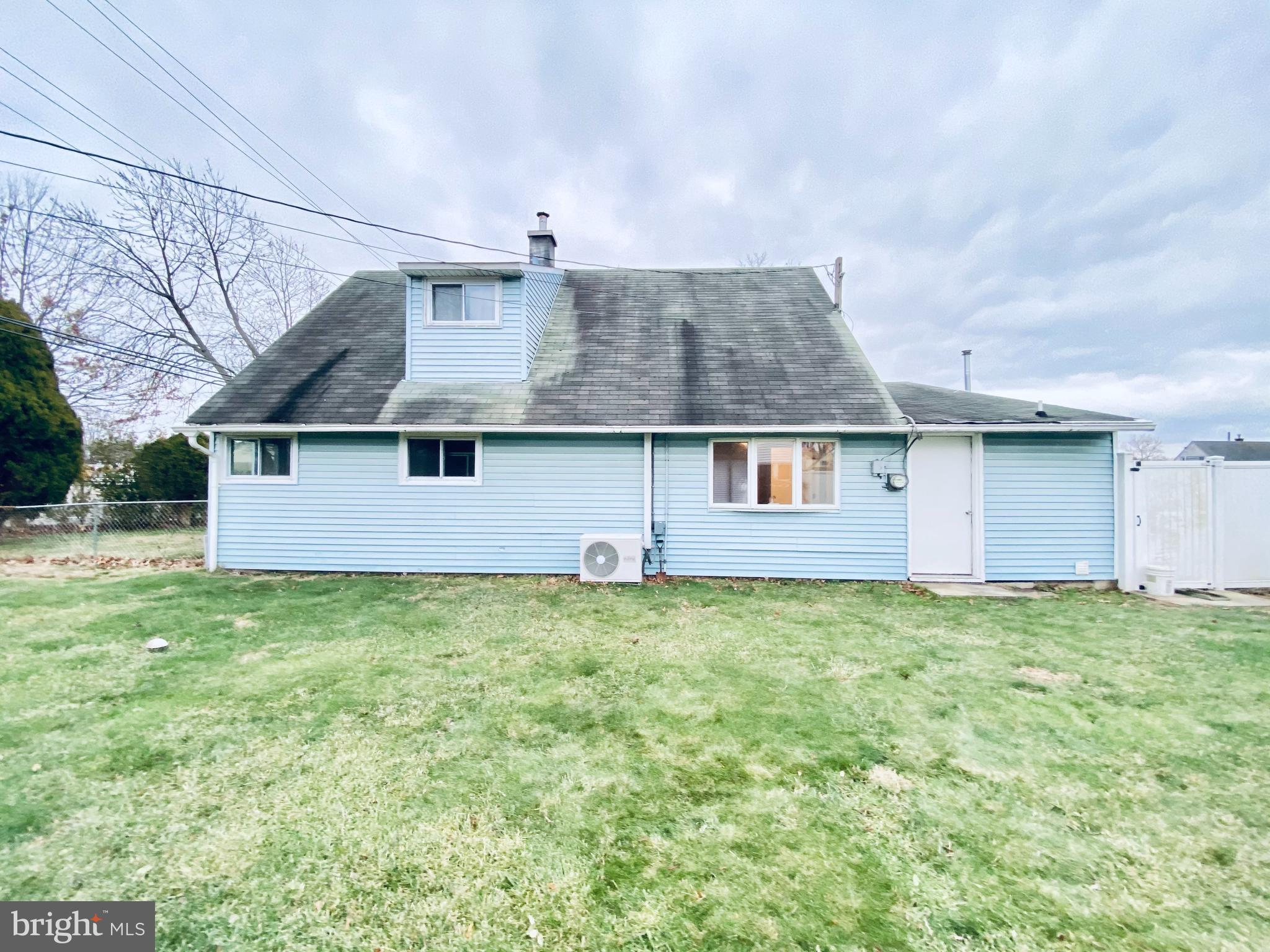 15 Hay Road Levittown, PA 19056 - Photo 2 of 28 Gallery Image 2