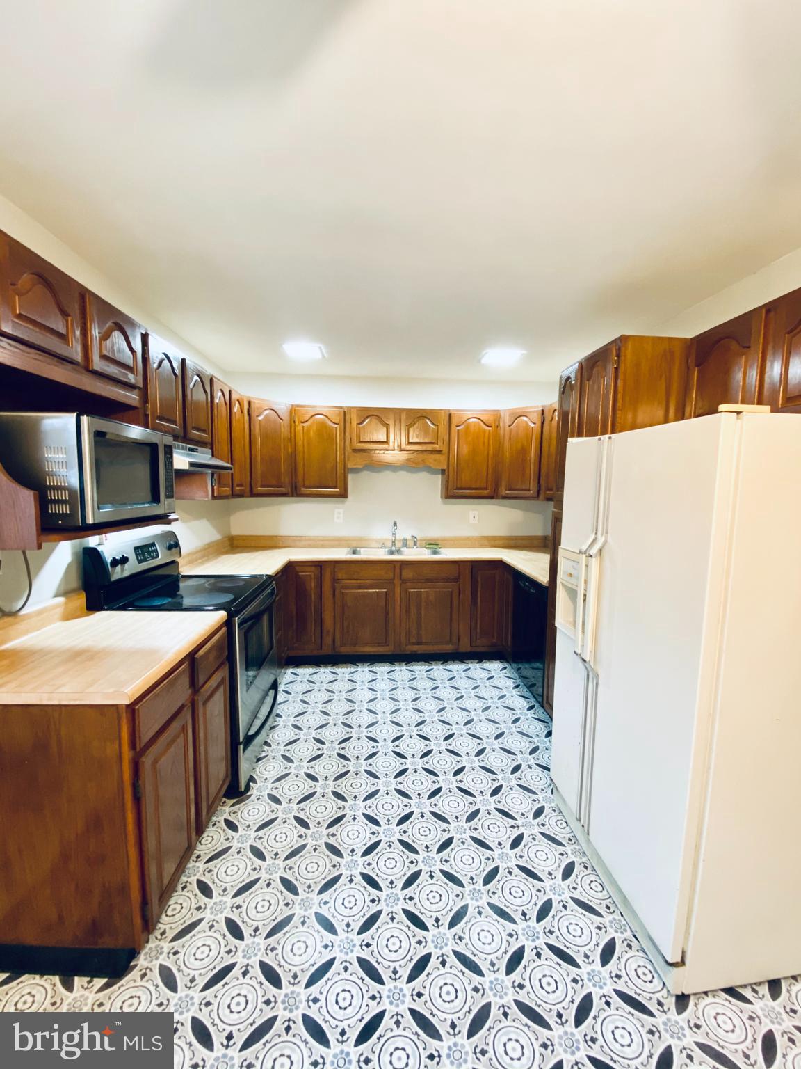 15 Hay Road Levittown, PA 19056 - Photo 6 of 28 Gallery Image 6