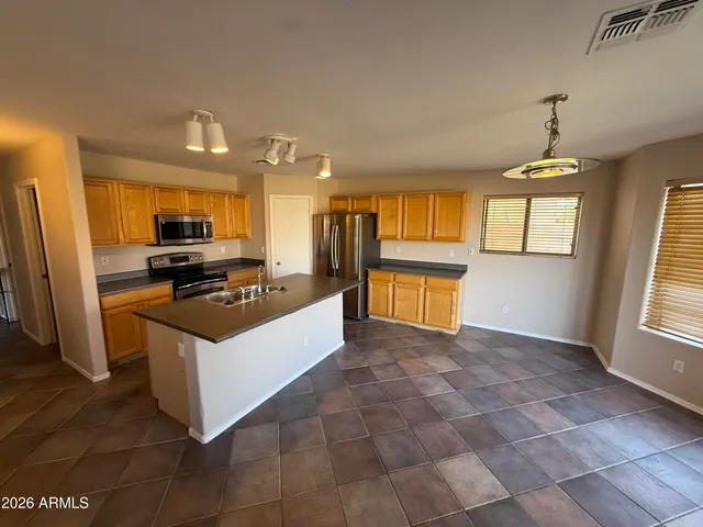 $1,995 | 8102 West Hammond Lane, Phoenix, AZ 85043