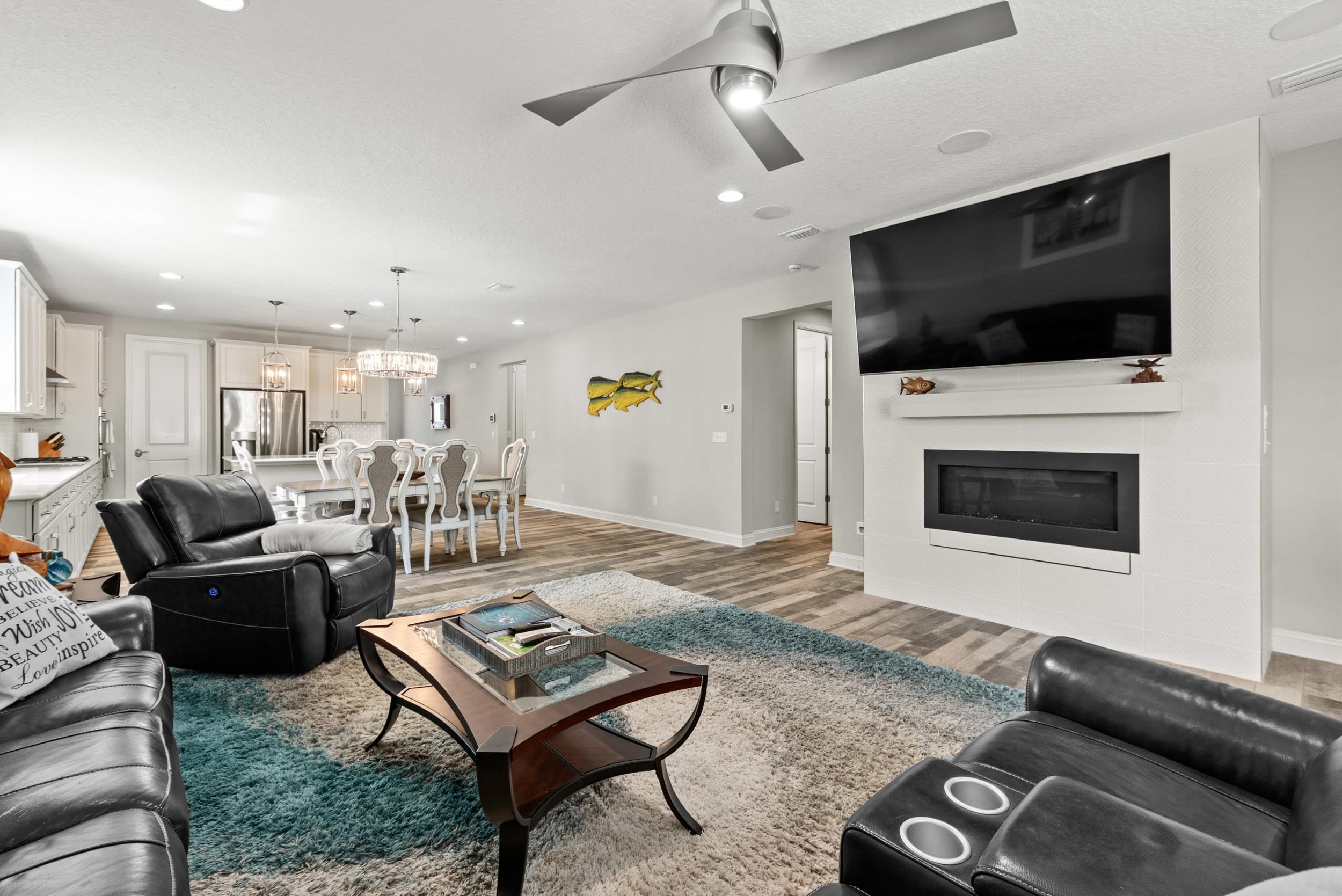 55 Lansing Court St. Augustine, FL 32092 - Photo 17 of 42 a living room with furniture and a flat screen tv