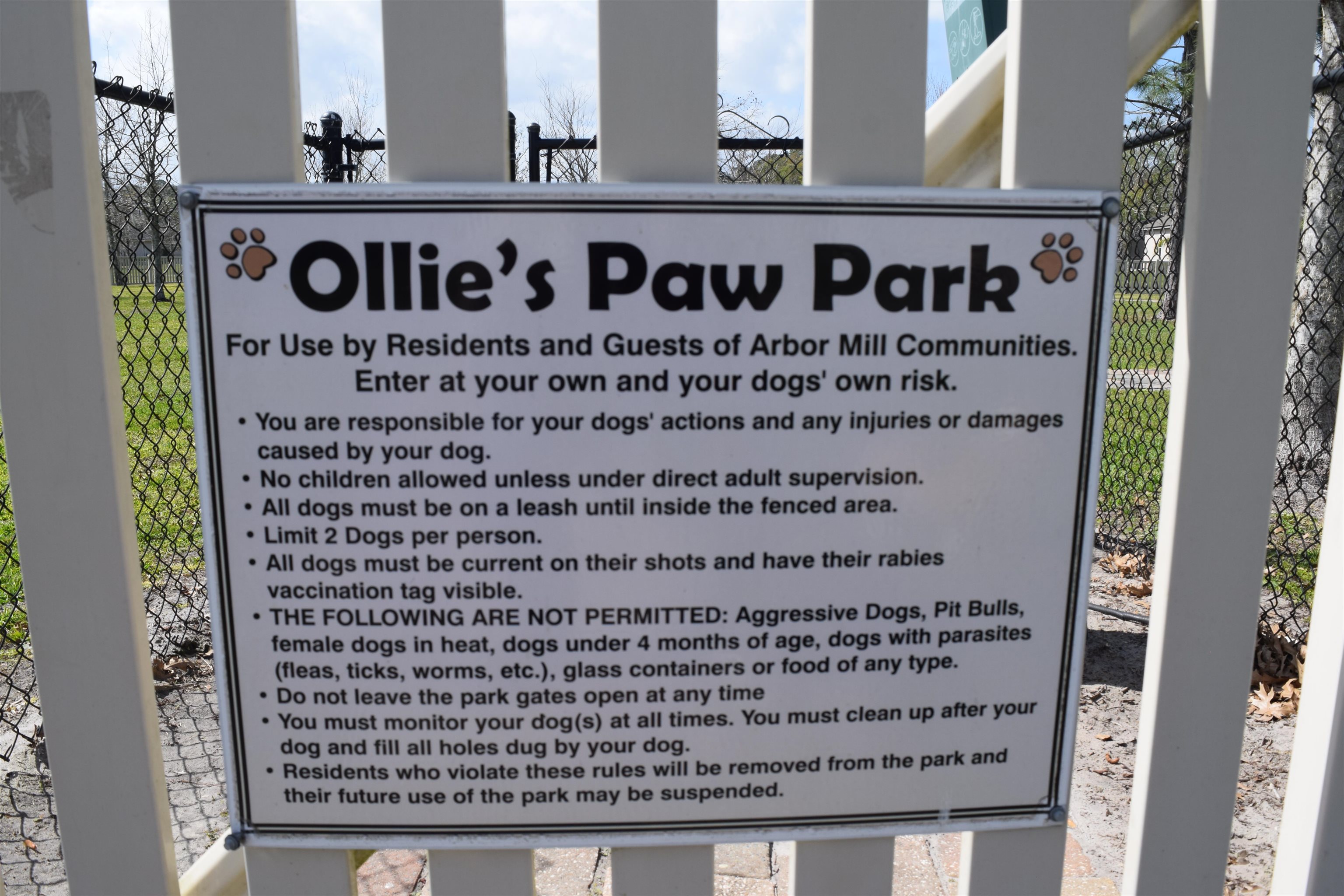 55 Lansing Court St. Augustine, FL 32092 - Photo 40 of 42 a close up of a street sign