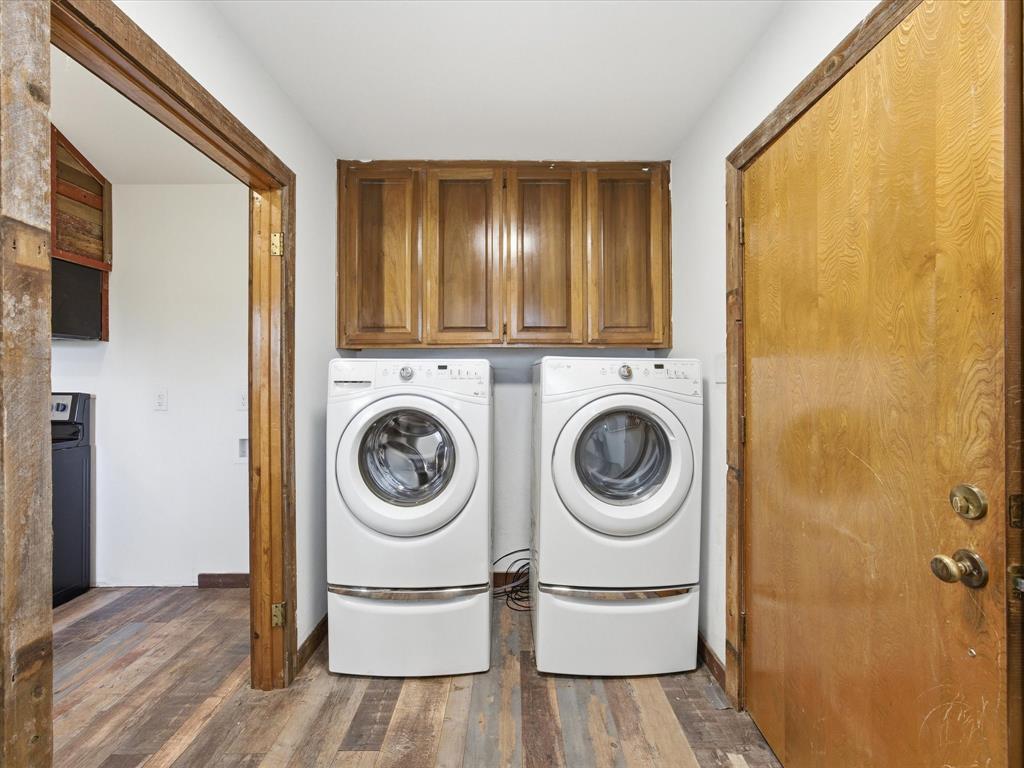 116 County Road 1559 Alba, TX 75410 - Photo 25 of 40 a utility room with dryer and washer