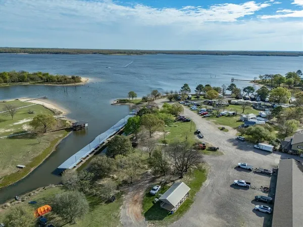 a picture of lake view
