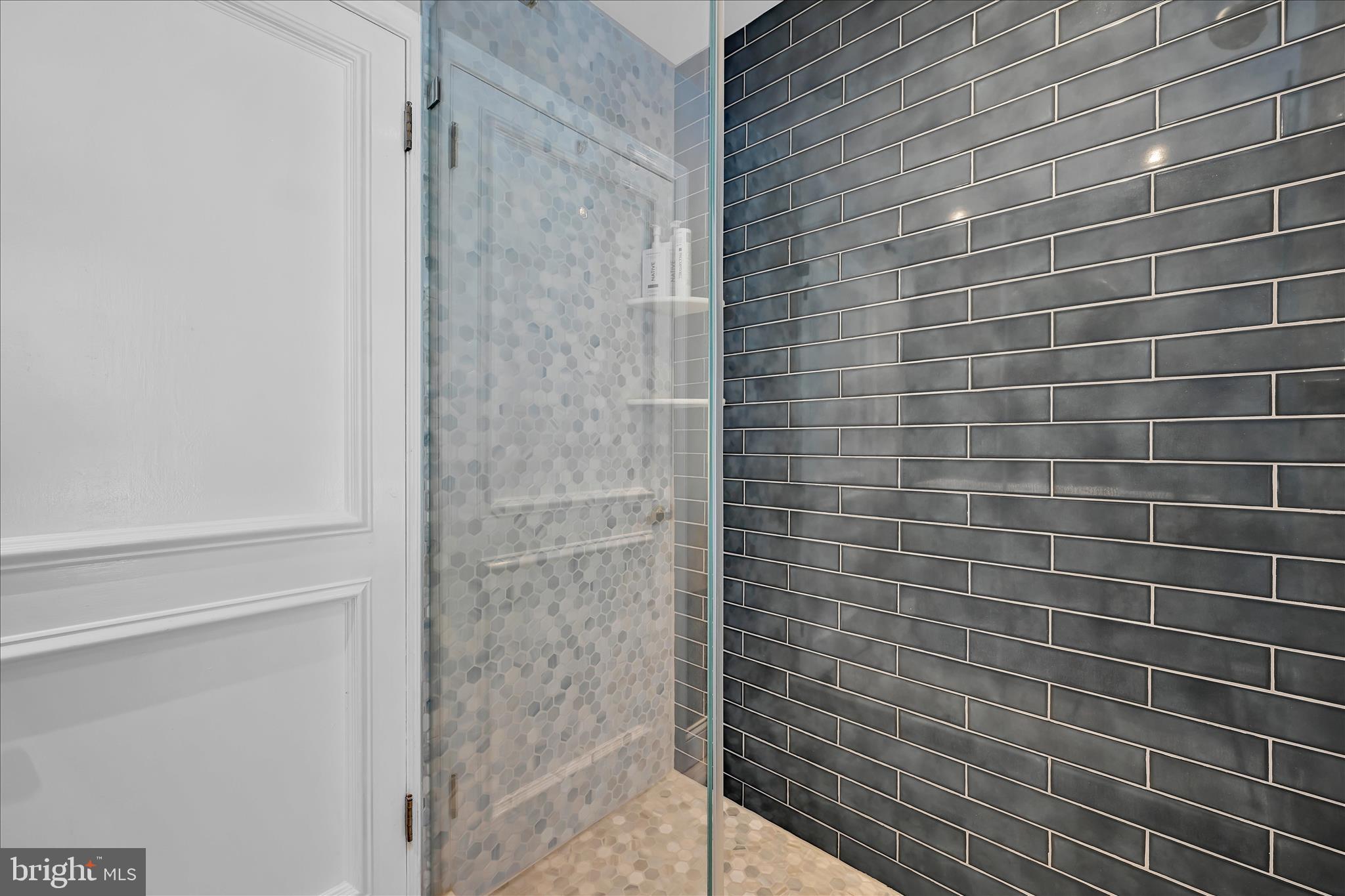 418 Mill Creek Road Gladwyne, PA 19035 - Photo 41 of 58 2nd Floor Full Bathroom