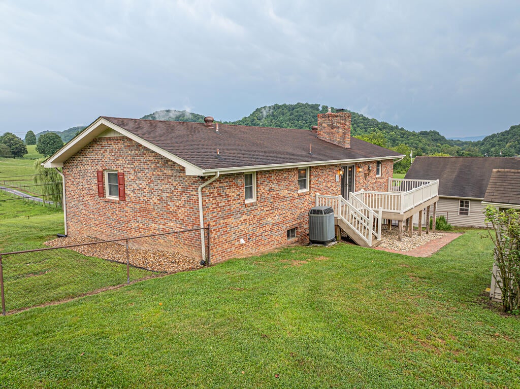 20306 Benhams Road Bristol, VA 24202 - Photo 10 of 76 Gallery Image 10