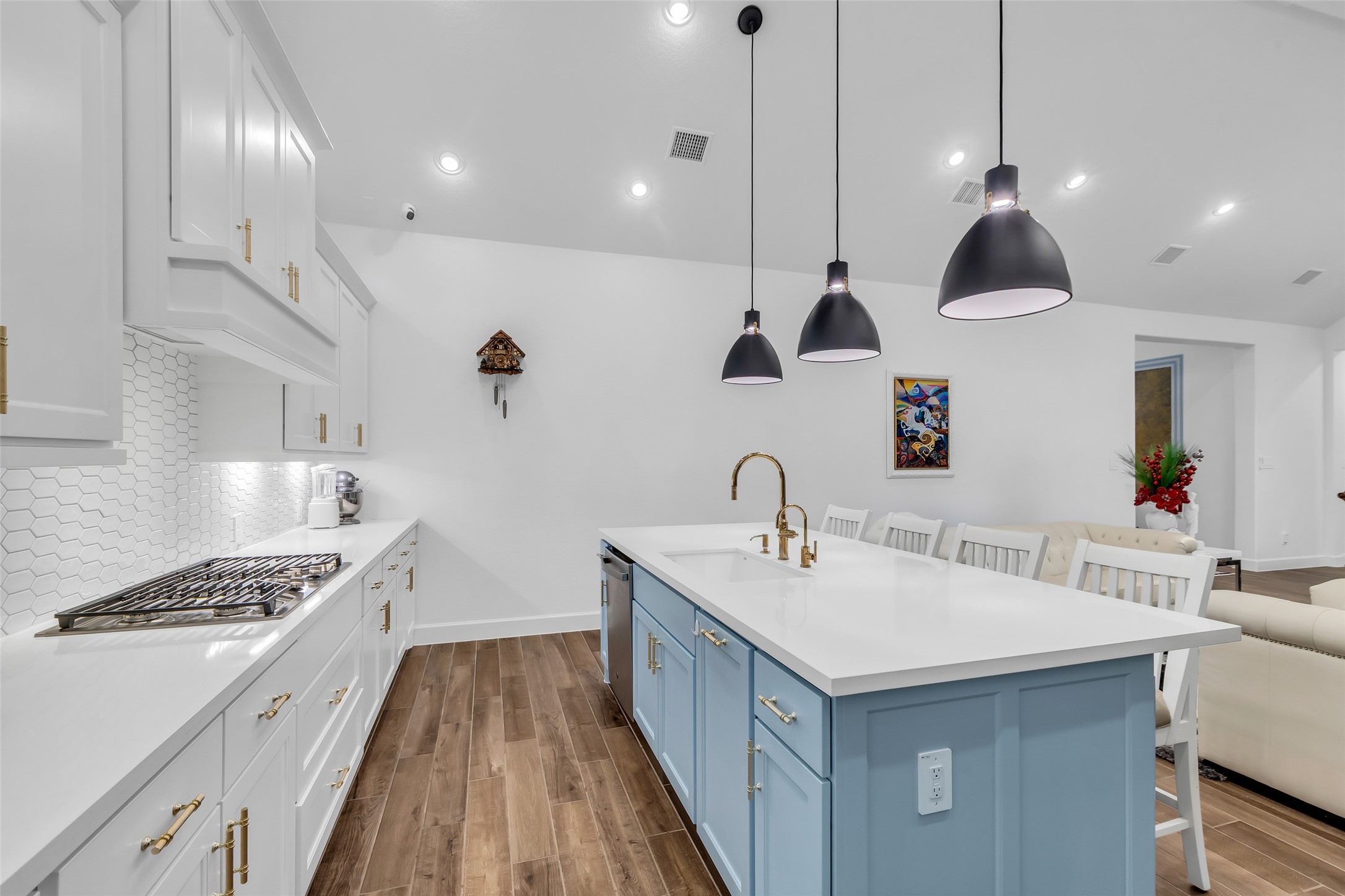 633 North Rivus Overlook Drive Willis, TX 77318 - Photo 13 of 28 a kitchen with sink stove and refrigerator