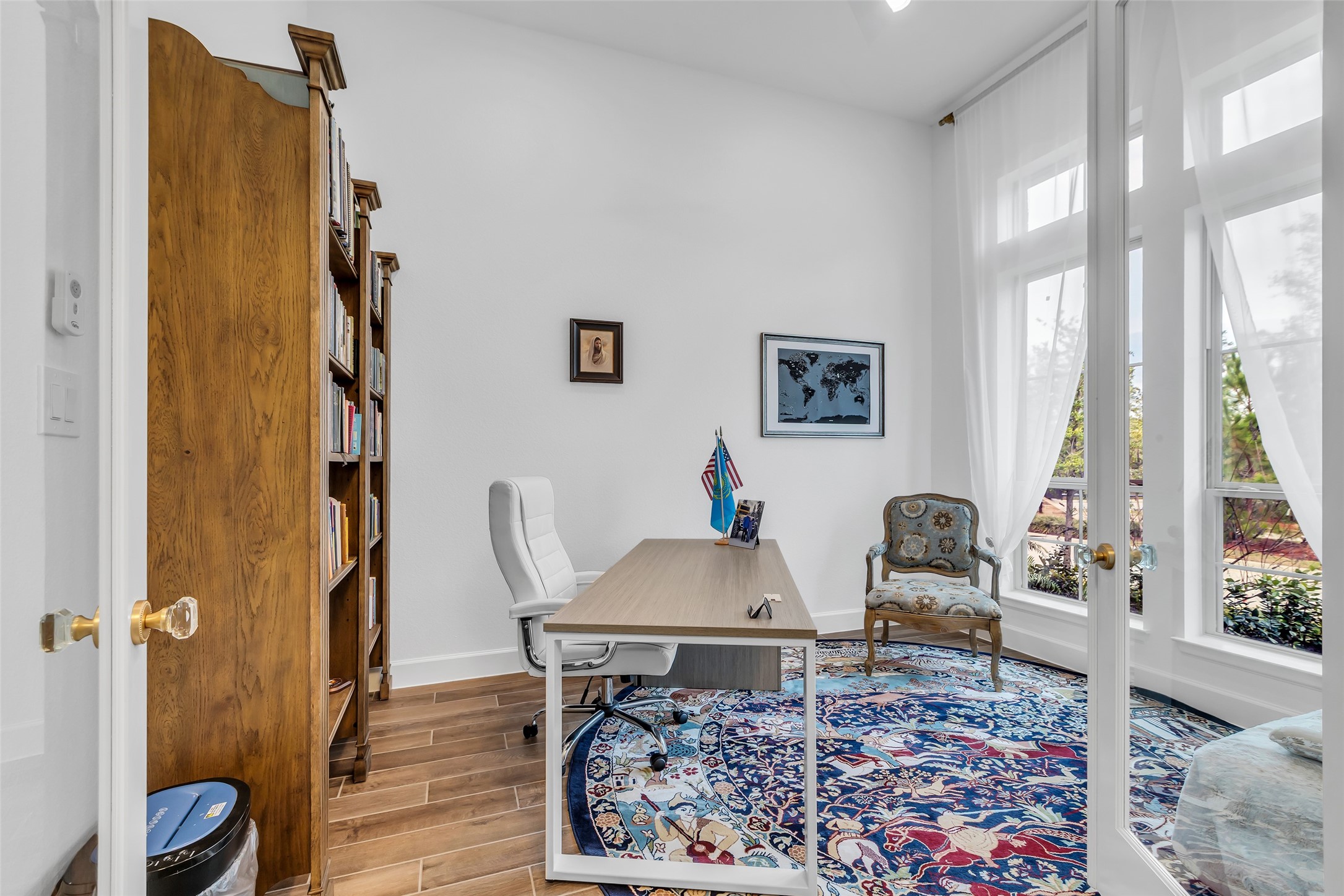 633 North Rivus Overlook Drive Willis, TX 77318 - Photo 5 of 28 a living room with furniture and a window