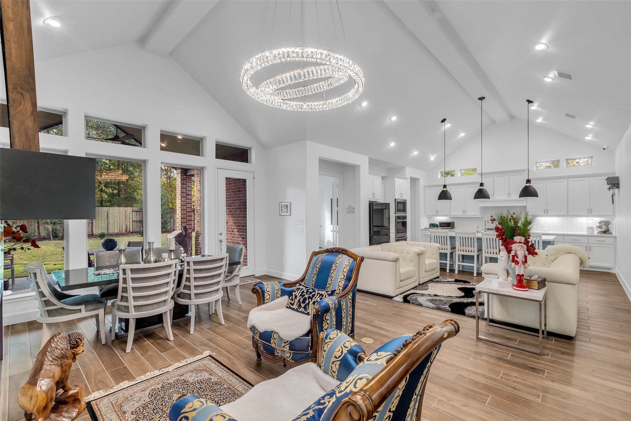 633 North Rivus Overlook Drive Willis, TX 77318 - Photo 9 of 28 a living room with furniture kitchen and a table