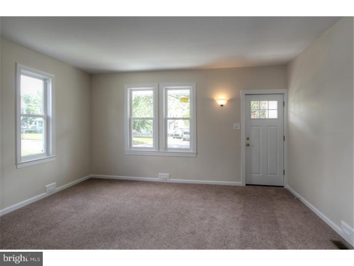 209 Lippincott Avenue Riverside, NJ 08075 - Photo 4 of 24