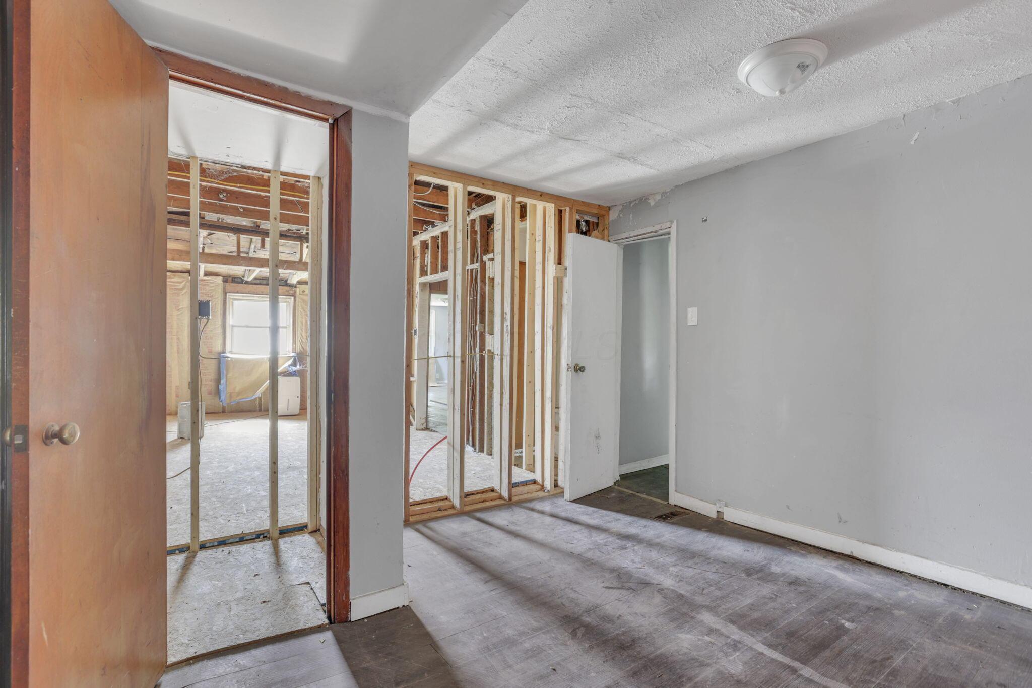 2717 McGuffey Road Columbus, OH 43211 - Photo 18 of 26