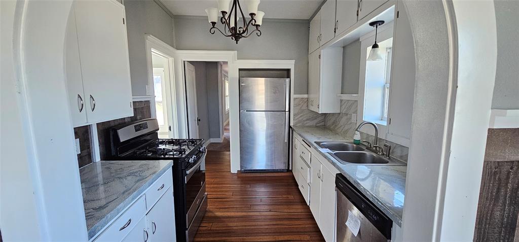 616 East 9th Street Coleman, TX 76834 - Photo 7 of 30