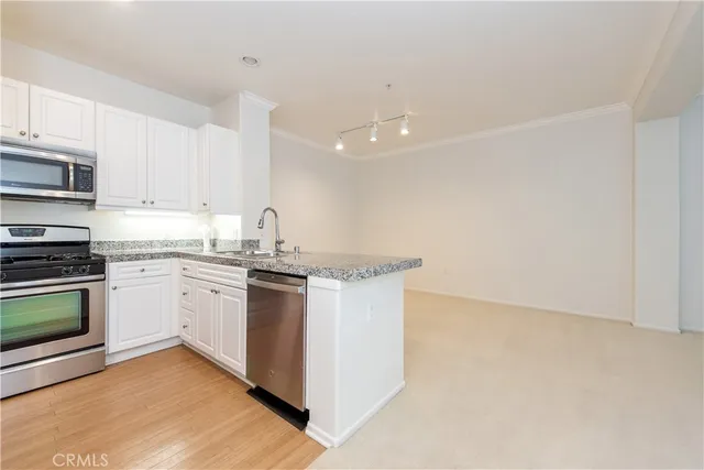 $2,700 | 3239 Watermarke Place, Irvine, CA 92612