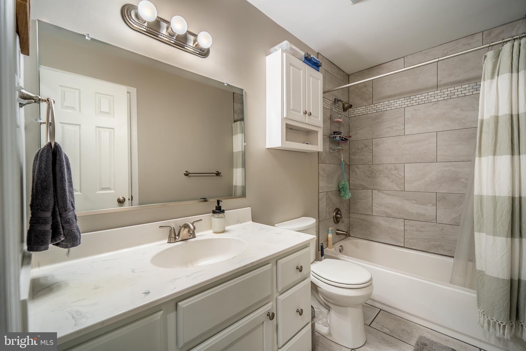 801 Danza Road Severn, MD 21144 - Photo 20 of 36 Hall Full Bath