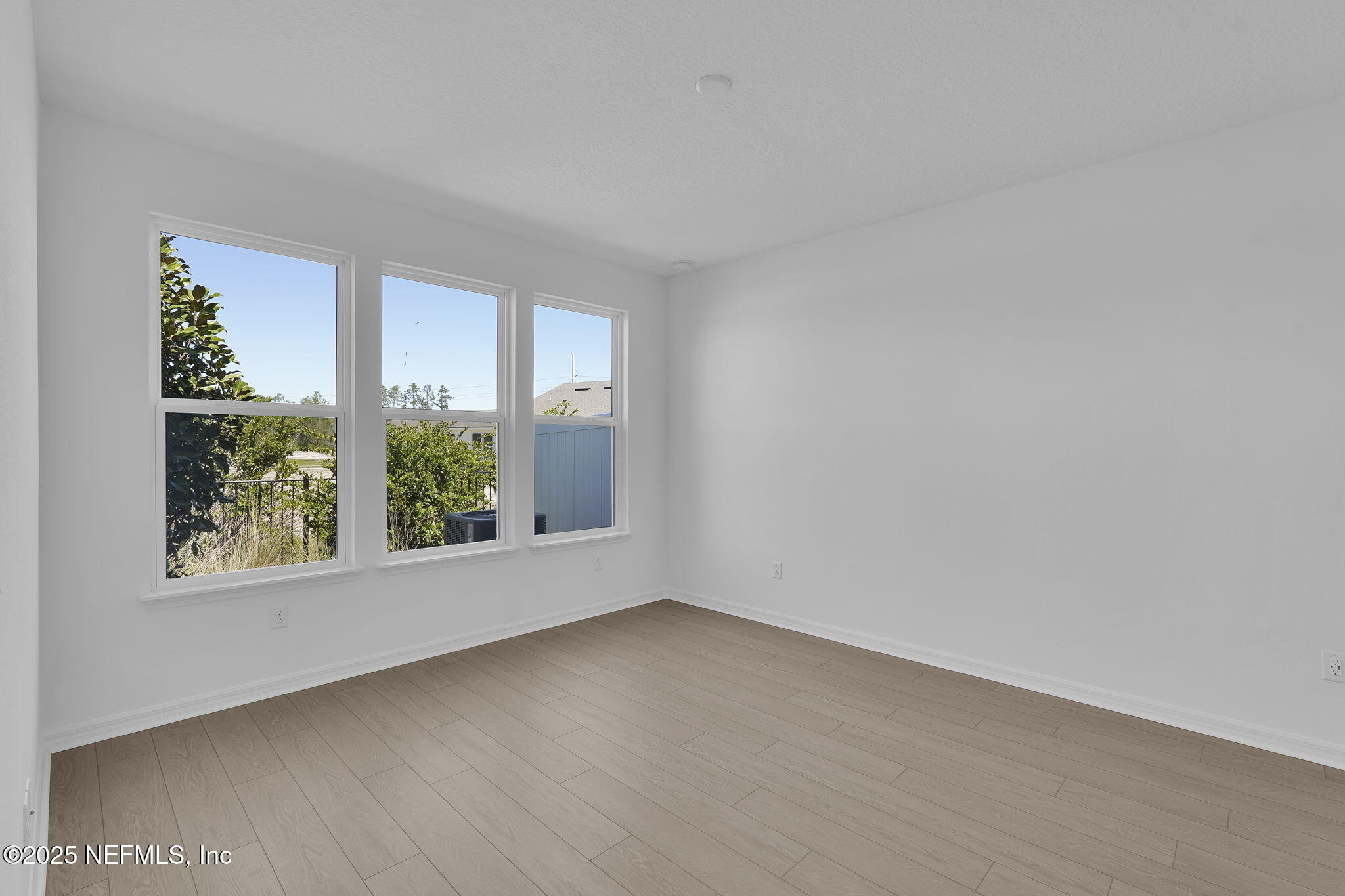 317 Ecliptic Loop Yulee, FL 32097 - Photo 11 of 39 Ellenwood Owner's Suite