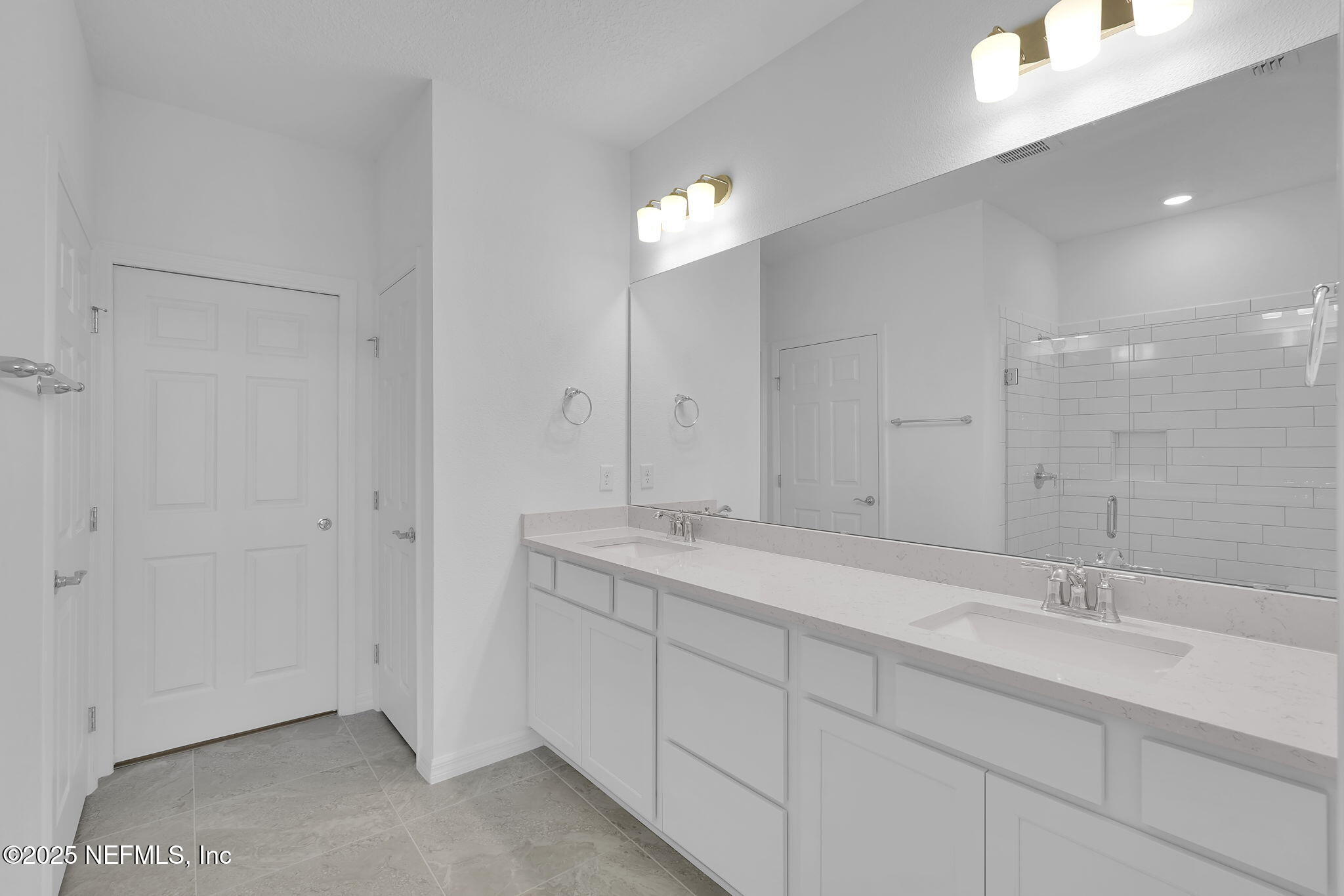 317 Ecliptic Loop Yulee, FL 32097 - Photo 13 of 39 Ellenwood Owner's Bathroom