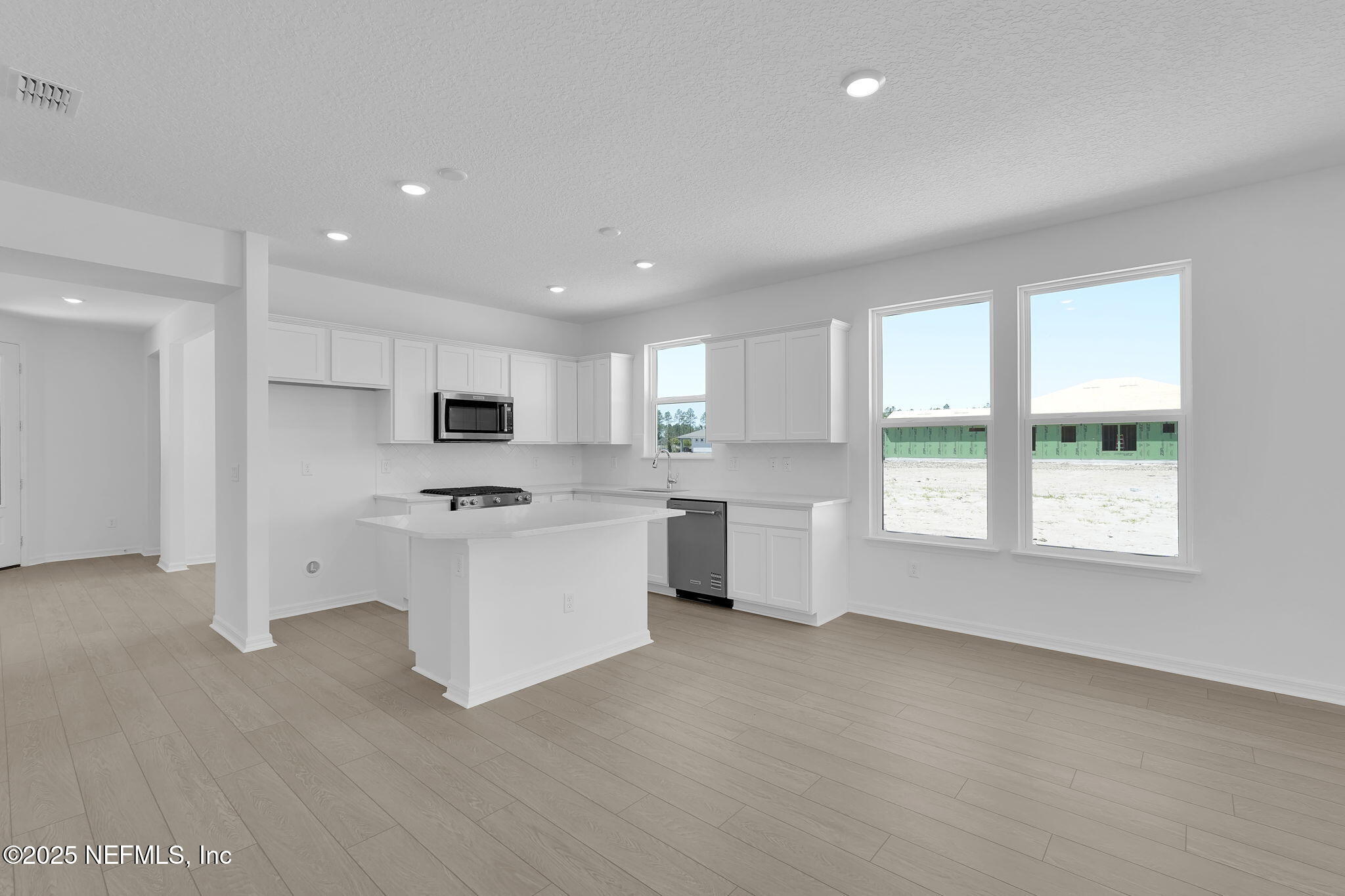 317 Ecliptic Loop Yulee, FL 32097 - Photo 3 of 39 Ellenwood Kitchen