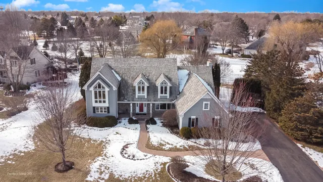 $600,000 | 17804 West Pond Ridge Circle, Gurnee, IL 60031